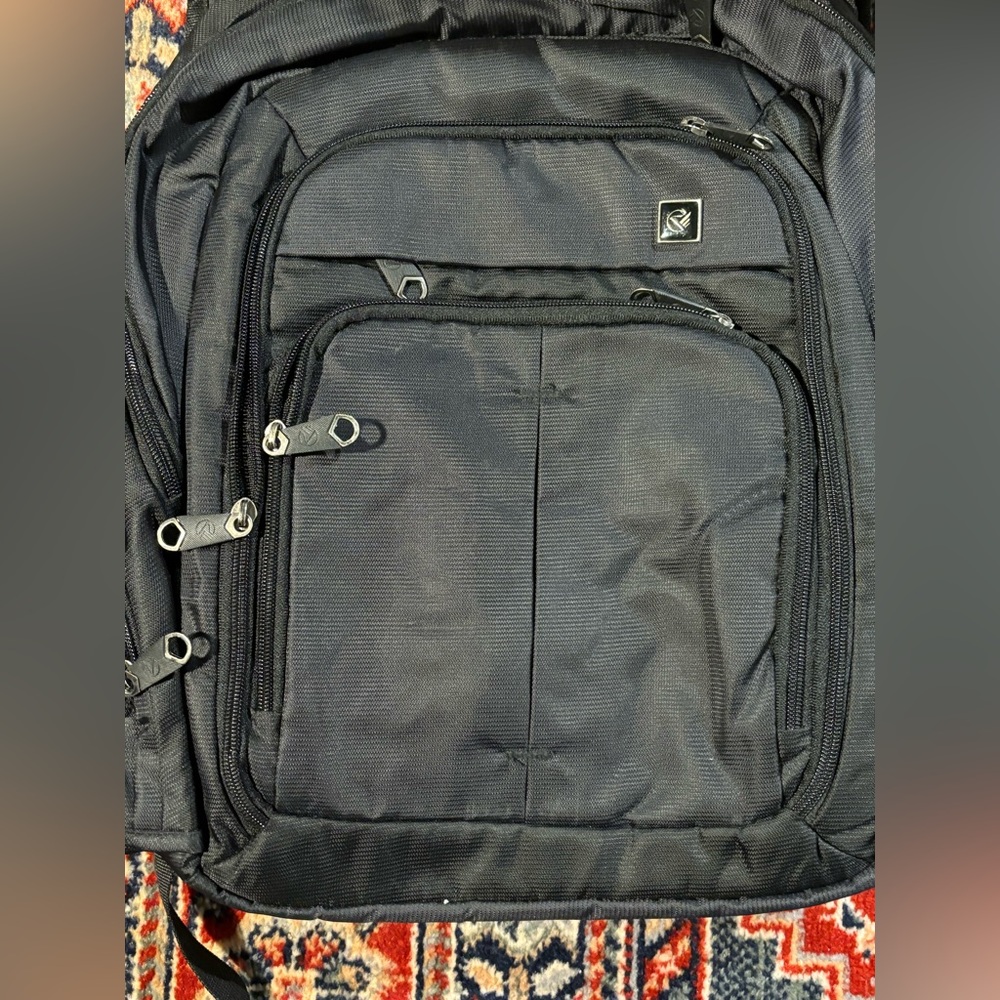 Eminent Backpack - Picture 2 of 6